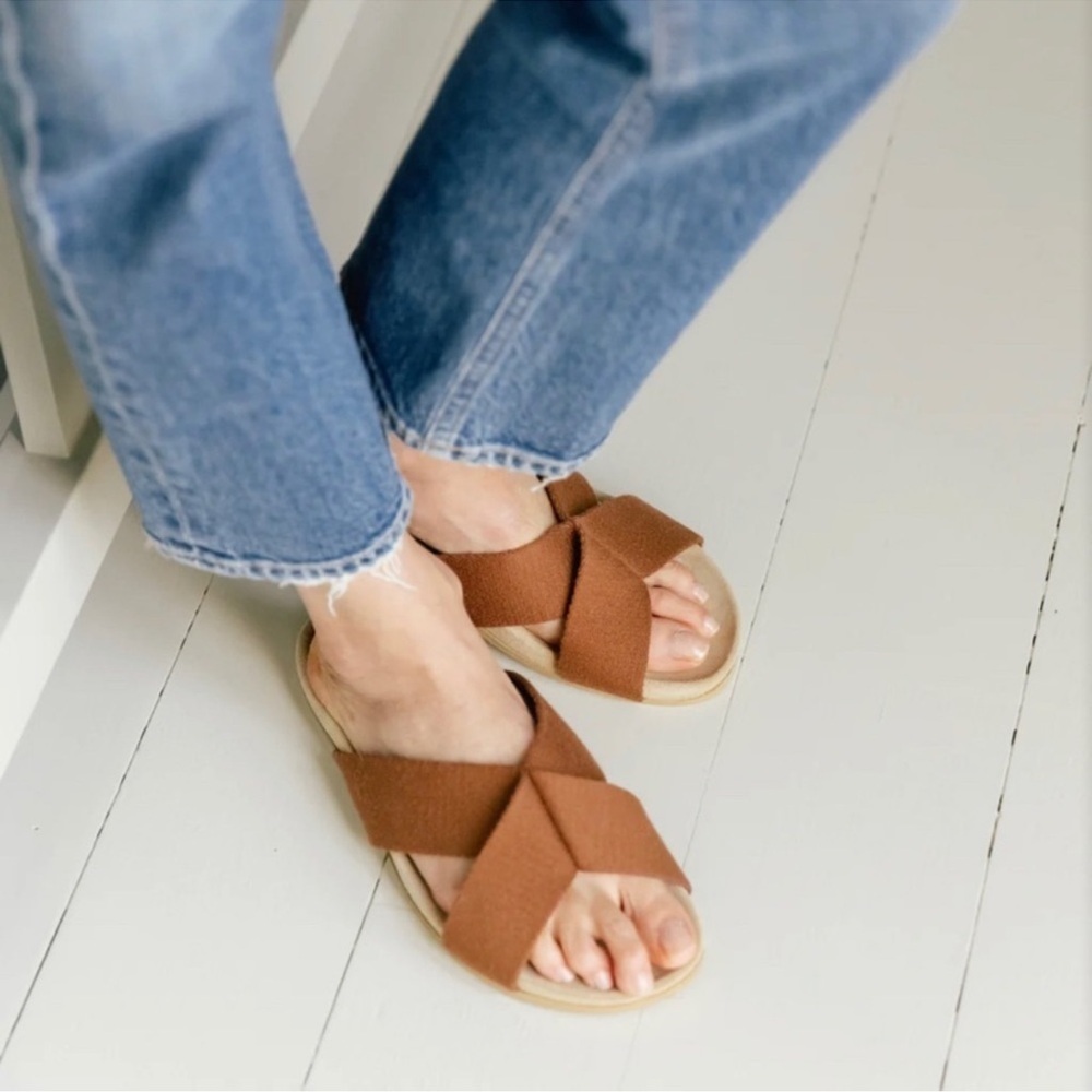 New Jenni Kayne Tan Cotton Crossover Leather Sandals size 41/11